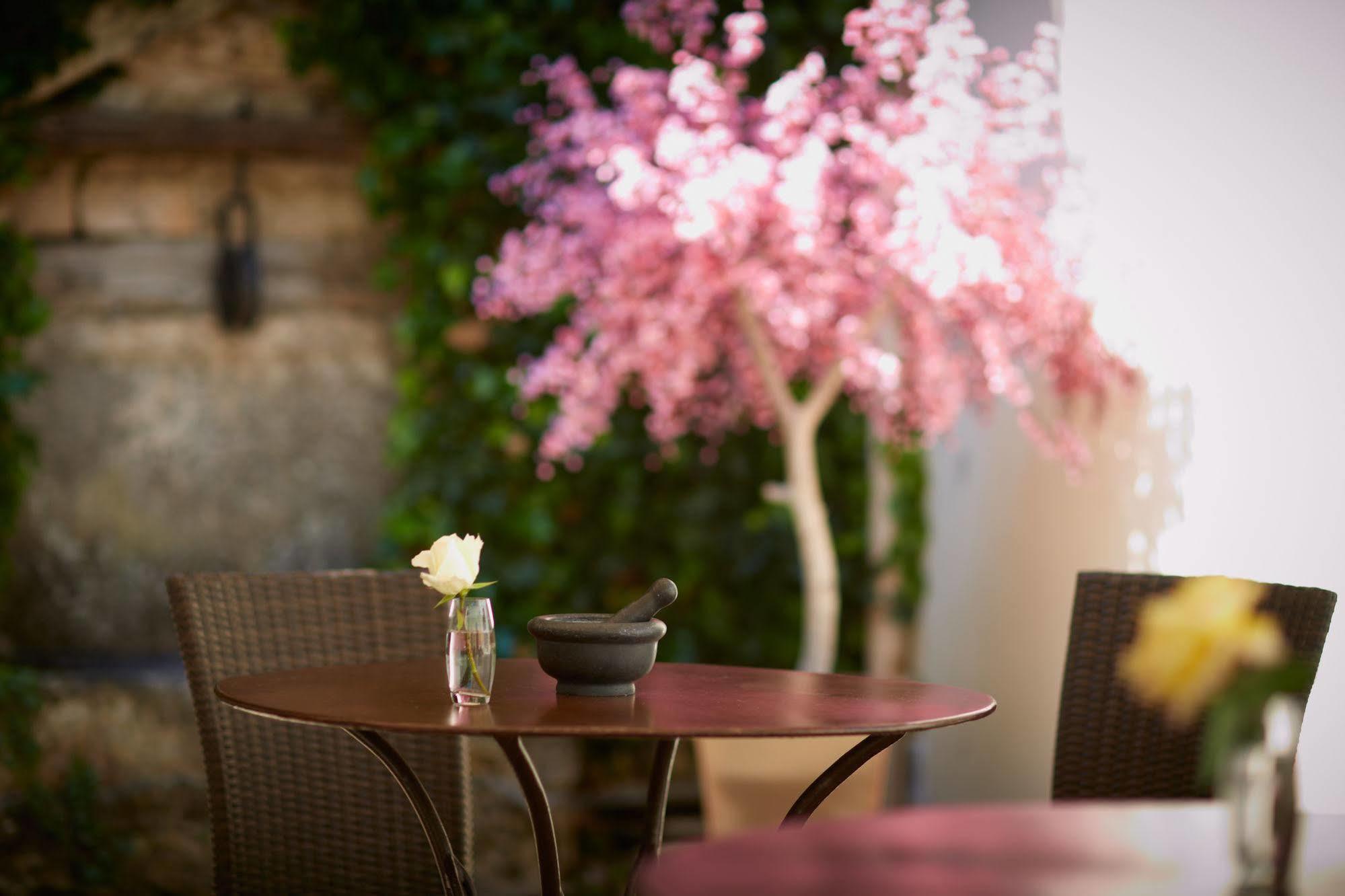 Olivier Leflaive Hotel Restaurants Пюліньї-Монраше Екстер'єр фото